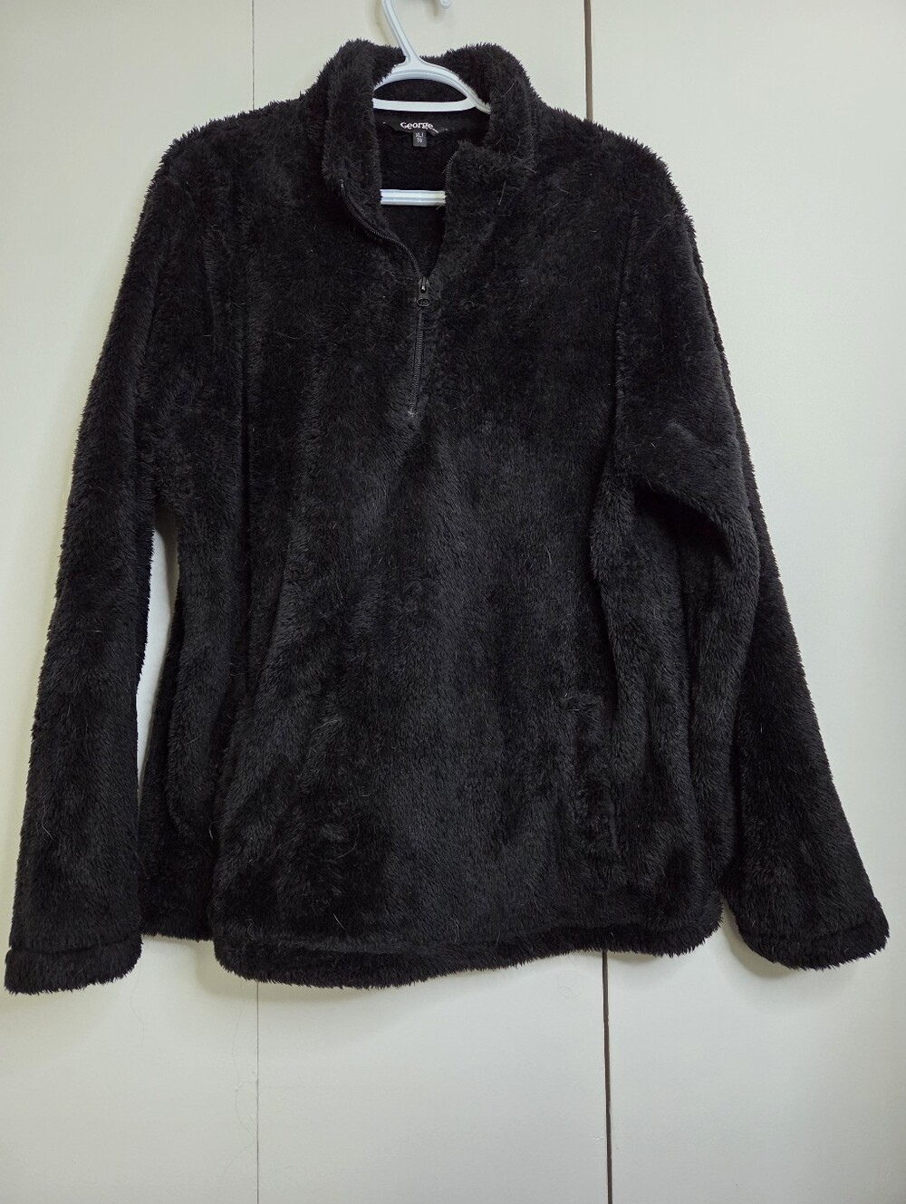 George Women's XL Cozy Black Fleece Pullover with Zip Front and Front Pocket